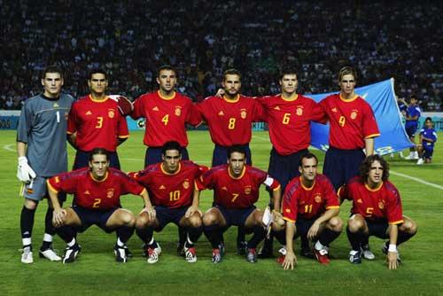 04欧洲杯西班牙10号（04欧洲杯西班牙对葡萄牙）