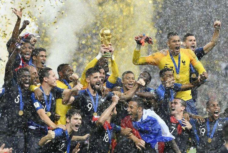 法国庆祝2020欧洲杯（法国队2021欧洲杯首发）